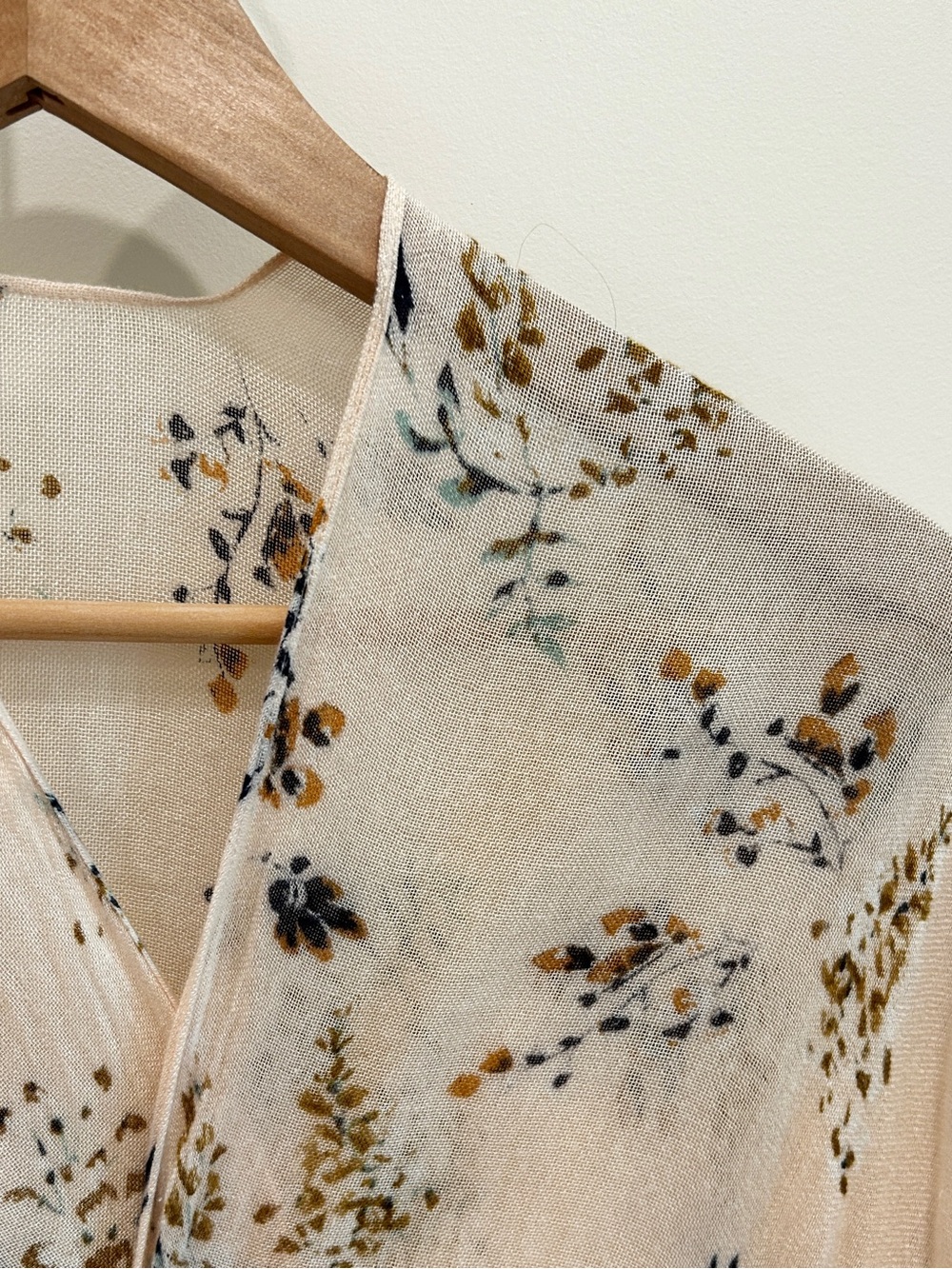 Gentle Fawn Cream Floral Kimono Wrap